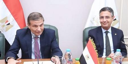 وزيرا الزراعة والتموين يبحثان مع اتحاد الدواجن تحفيز الإنتاج المحلي لخفض الاستيراد