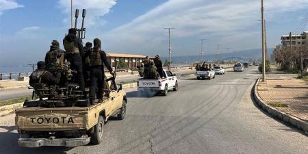 عاجل.. اشتباكات الفصائل السورية.. تفاصيل اقتحام منزل مدير أمن محافظة السويداء