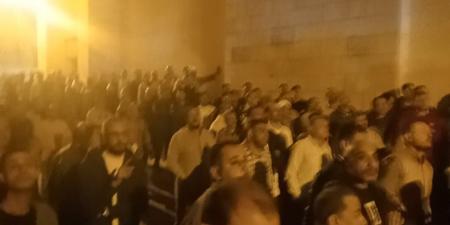 تشييع جثامين أسرة كاملة بعد حادث انقلاب سيارة على الطريق الدولي الساحلي بالبحيرة.. صور