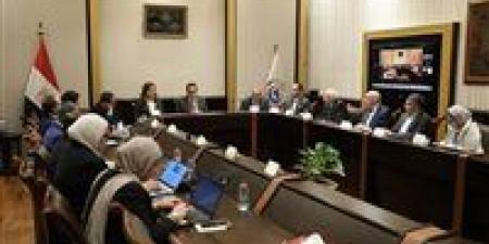 وزير الصحة يترأس اجتماع اللجنة الاستشارية العليا للتنمية البشرية