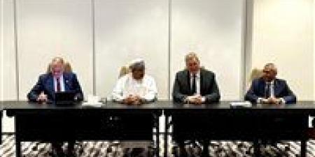 وزير البترول يبحث تعميق التعاون بين نفط عمان والشركات المصرية