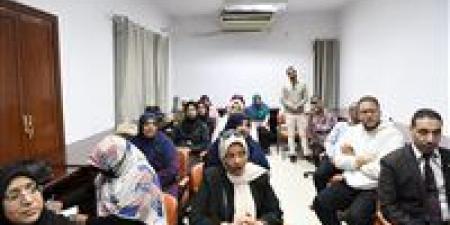 نائب محافظ قنا يدشن مبادرة «تواصل» لتدريب العاملين على لغة الإشارة