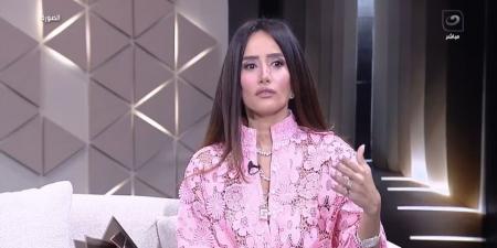 زينة: أنا متعقدة من الرجالة.. وبقيت أقرف منهم