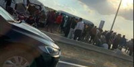 إصابة 6 أشخاص في حادث تصادم سيارتين بطريق السويس اتجاه مصر الجديدة