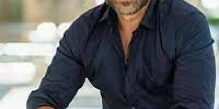 أحمد فهمي يكشف لأول مرة سبب سداد ديون الراحل طلعت زكريا عقب وفاته