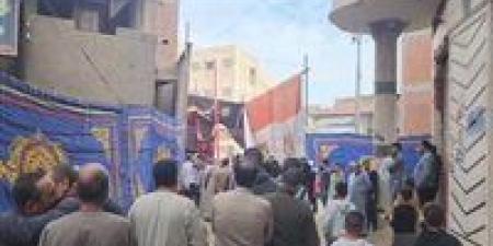 إقبال كبير للناخبين بدائرة بندر دمنهور مع بداية اليوم الأول للانتخابات (فيديو)