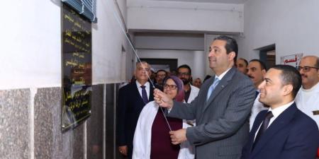 محافظ دمياط يفتتح وحدة العناية المركزة في الزرقا| صور