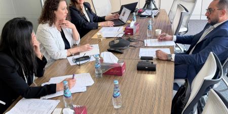 وزير الثقافة يتسلّم تقريرًا حول التعاون الثقافي والفني مع متاحف قطر.. صور