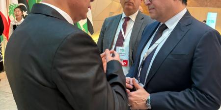 وزيرا الثقافة المصري والفلسطيني يلتقيان في باكو ضمن فعاليات أسبوع الإبداع 2025