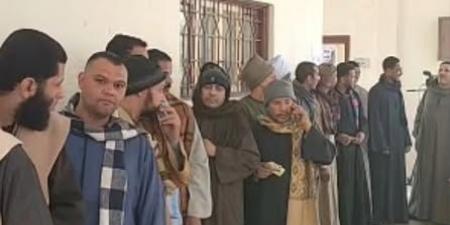 توافد الناخبين بدائرة البلينا بسوهاج للتصويت في انتخابات مجلس النواب