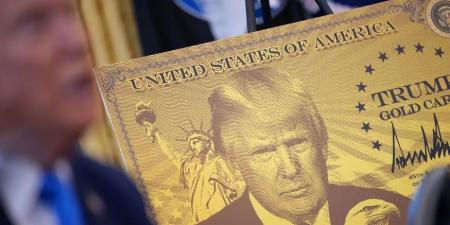 «ادفع للحصول على الجنسية».. أمريكا تفتح أبوابها لهجرة الأثرياء فقط وبطاقة ترامب الذهبية كارت الدخول