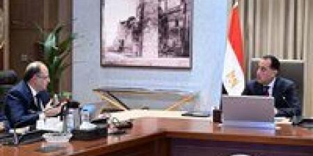 رئيس الوزراء يلتقي رئيس هيئة الدواء المصرية لاستعراض مشروع التتبع الدوائي الوطني