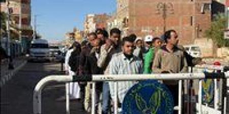 انتظام التصويت في مدرسة الشهيد أحمد المنسي بمركز الداخلة في اليوم الثاني لانتخابات الدوائر الملغاة