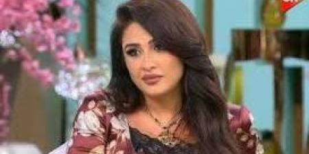 "بقيت عايشة لولادي".. من أهم أبناء ياسمين عبد العزيز بعد حديثها عنهم مع منى الشاذلي ؟