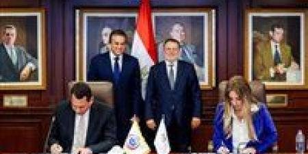 محافظ البنك المركزي ونائب رئيس الوزراء للتنمية البشرية يشهدان تجديد بروتوكول التعاون مع صندوق مواجهة الطوارئ الطبية لـ3 سنوات