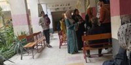 حضور
      لافت
      للمرأة..
      استمرار
      توافد
      الناخبين
      فى
      طوخ
      بمحافظة
      القليوبية