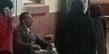 في
      الساعات
      الأخيرة..
      استمرار
      توافد
      المواطنين
      بمحافظة
      بورسعيد
      للإدلاء
      بأصواتهم
      بالانتخابات