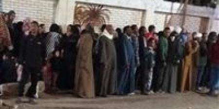 إقبال
      ملحوظ
      من
      مختلف
      الفئات
      العمرية
      والنساء
      في
      الدقهلية
      خلال
      جولة
      الإعادة
      بالدقهلية