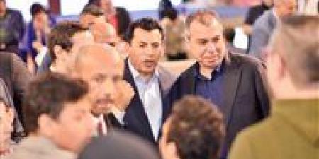 أشرف
حلمي
يشكر
وزير
الرياضة
بعد
إنجاز
منتخب
تنس
الطاولة