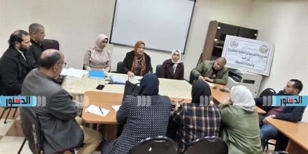 وكيل
"تعليم
مطروح"
تشدد
على
التزام
المدارس
الخاصة
بالكثافات
المقررة
فى
اللائحة