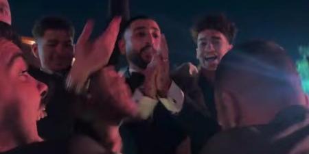 "الفرحة
مش
سيعاه"..
لقطات
من
حفل
زفاف
نجل
حنان
ترك