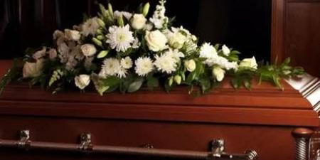 ممثل
      معروف
      يغيب
      عن
      جنازة
      والدته..
      ما
      السبب؟