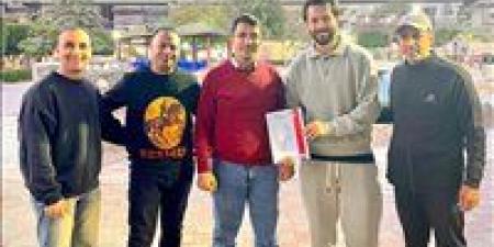 الداخلية
يضم
محمد
شاهين
مهاجم
السكة
الحديد
موسم
ونصف