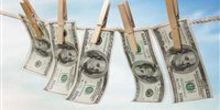 ضبط
5
متهمين
بغسل
180
مليون
جنيه
من
تجارة
المخدرات