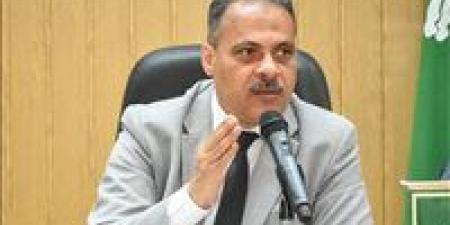 محافظ
      الشرقية
      يقرر
      مجازاة
      سكرتير
      مدينة
      فاقوس
      ومسئول
      غرفة
      حفظ
      الملفات
      ويحيل
      لجنة
      مراجعة
      التراخيص
      بالمركز
      للتحقيق