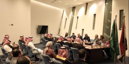 تفاصيل
      لقاء
      وزير
      السياحة
      والآثار
      مع
      وزير
      الحج
      والعمرة
      بالسعودية