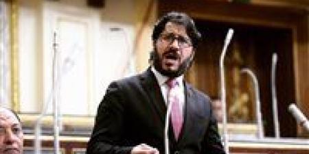 النائب
      أحمد
      البرلسي
      بعد
      فوزه
      في
      انتخابات
      النواب:
      سأتبنى
      إصدا
      قانون
      المحليات
      وتعديلات
      على
      «التأمينات
      والمعاشات»