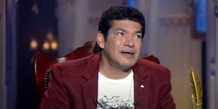 باسم
      سمرة
      يؤدي
      واجب
      العزاء
      في
      الراحلة
      سمية
      الألفي
      «فيديو»