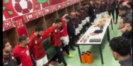 شاهد كواليس غرفة ملابس منتخب الفراعنة قبل انطلاق مباراة زيمبابوى