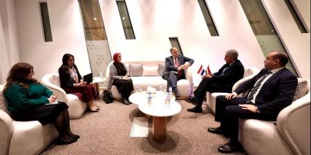 وزير
      السياحة
      يبحث
      مع
      سفير
      هولندا
      بالقاهرة
      سبل
      تعزيز
      التعاون
      المشترك