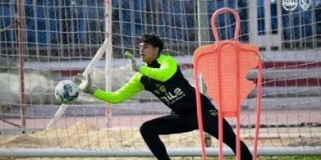 بعد أنباء الهروب.. حارس الزمالك ينتظم فى التدريبات اليوم