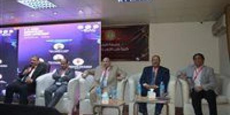 نائب
      رئيس
      جامعة
      الأزهر
      يفتتح
      المؤتمر
      الدولي
      السادس
      لقسم
      الروماتيزم
      بطب
      أسيوط
      ويعين
      محمد
      رسلان
      مديرًا
      لمكتبه