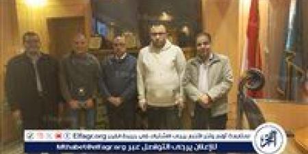 صحة
      أسيوط
      ومصر
      الخيريوقعان
      بروتوكولًا
      لتوريد
      10
      كراسي
      غسيل
      كلوي
      بتكلفة
      ربع
      مليون
      جنيه