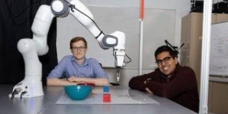 ذراع روبوتية تنجز 1000 مهمة فى يوم واحد بتقنية تعلّم مبتكرة