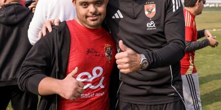 الأهلي يستقبل ذوي الهمم في بداية التحضير لمباراة المصرية للاتصالات.. صور