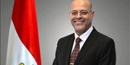 بأجر
كامل..
وزير
العمل
يصدر
قرارًا
وزاريًا
بشأن
تحديد
العطلات
والأعياد
والمناسبات