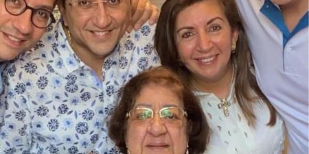 وفاة والدة الفنان هاني رمزي.. تفاصيل