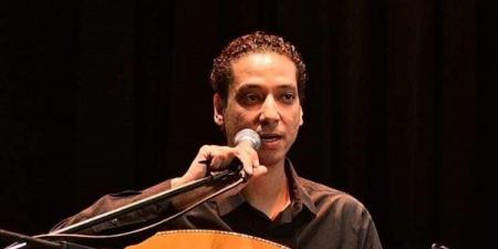 كان ضمن فرقة محمد منير.. من هو عازف العود هشام عصام؟