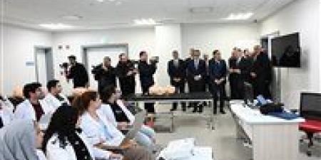رئيس الوزراء يتفقد أقسام المستشفى الجامعي بجامعة الجيزة الجديدة عقب افتتاحه