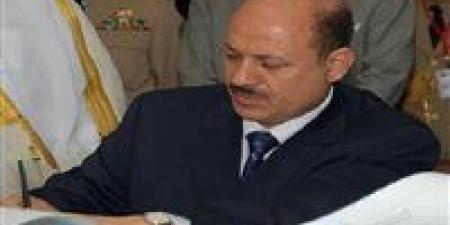 أعضاء بمجلس القيادة اليمني: قرارات العليمي منفردة وغير شرعية