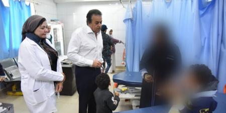 وزير الصحة يفاجئ مستشفى الواسطى ببني سويف ويوجه بمراجعة عقود الأمن والنظافة