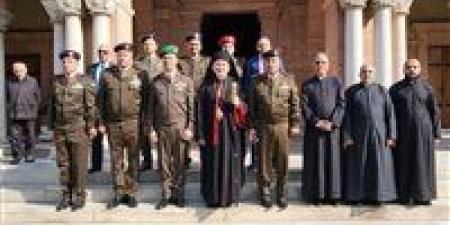 الأنبا بولا يستقبل قيادات الجيش الثاني الميداني للتهنئة بعيد الميلاد المجيد
