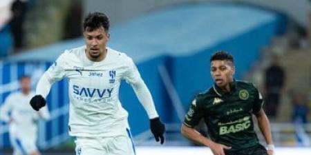 الخلود ضد الهلال.. هدفان وطرد في تعادل الشوط الأول بالدوري السعودي