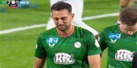 أحمد حسن كوكا يغادر مباراة الاتفاق والأخدود باكيًا بعد إصابة مؤثرة في دوري روشن السعودي