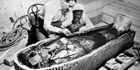 كيف اكتشف هوارد كارتر تابوت توت عنخ آمون؟ وما الذى تغير فى علم المصريات بعدها؟