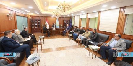 محافظ كفرالشيخ يناقش عددا من الملفات الخدمية ومشاكل الدوائر مع النواب